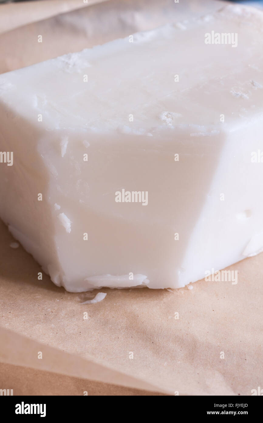 Le suif de boeuf des gouttes ou un rendu sous forme de graisse de mouton ou de boeuf utilisé en