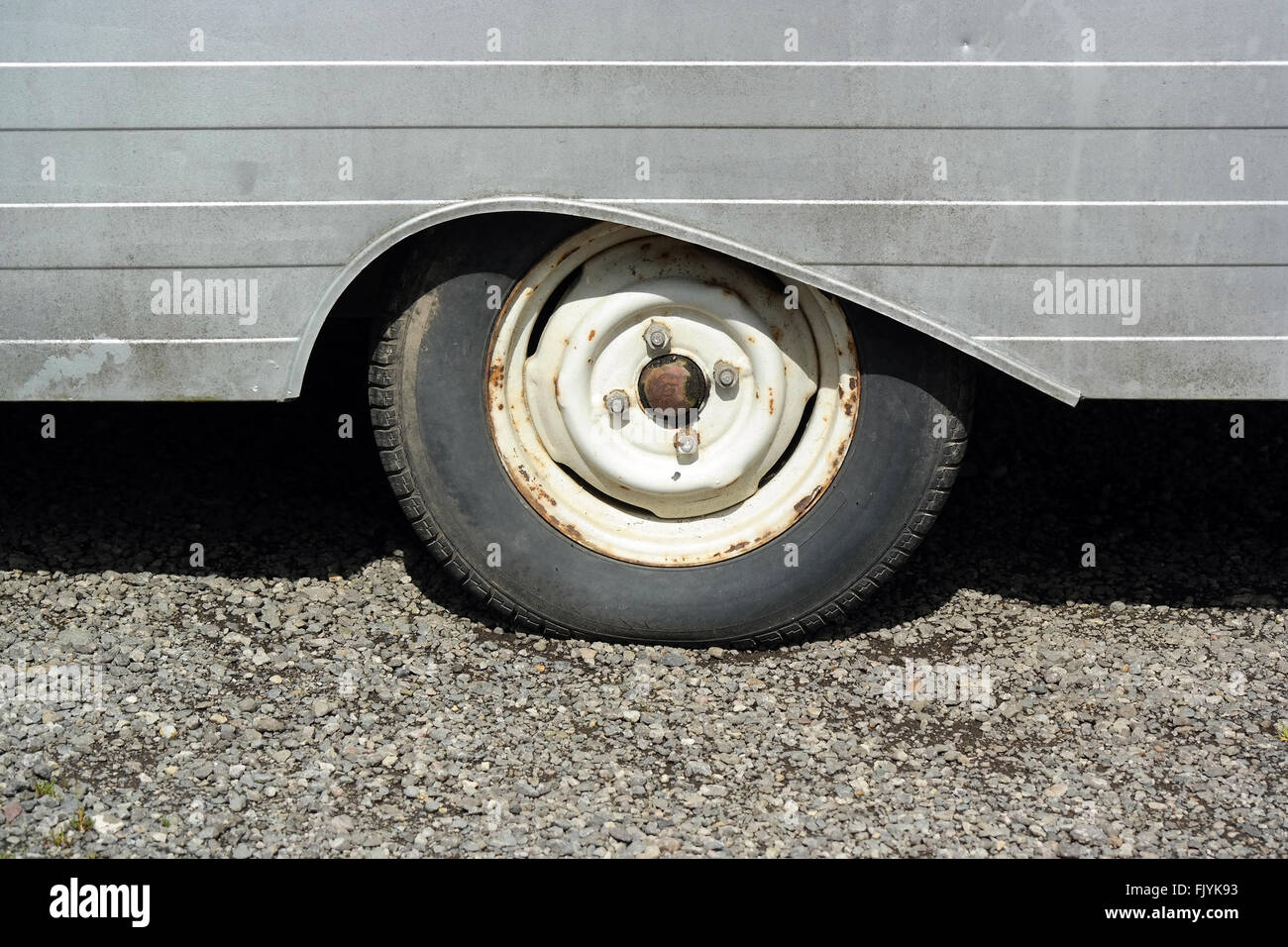 Détail de 1960 : Caravane en forme de larme en roue wheelarch Banque D'Images