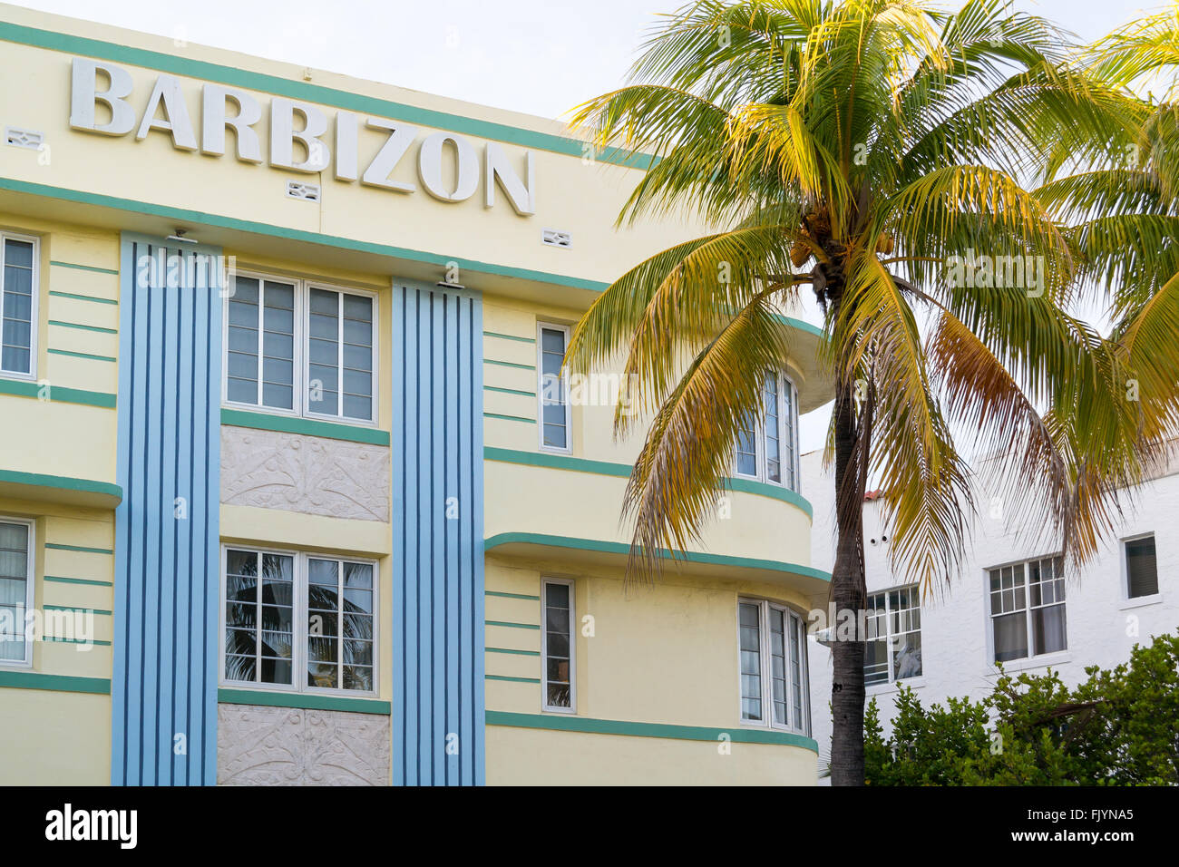 Haut de la façade de l'art déco chambre Barbizon sur Ocean Drive à South Beach de Miami Beach, Floride, USA Banque D'Images