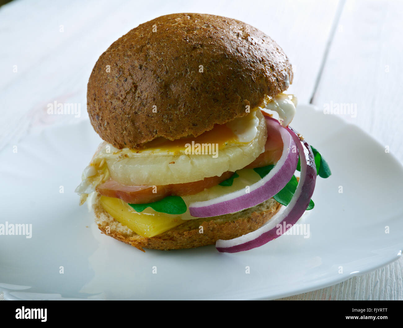 Les Australiens Aussie Burger burgers sont la cuisine, le Barbecue bacon et pineappl Banque D'Images