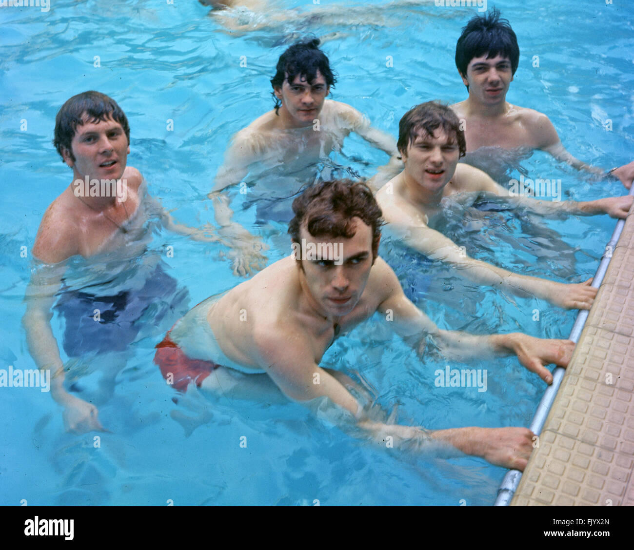 Groupe pop britannique les à Ruislip Lido, au nord de Londres, en août 1965 avec Van Morrison, deuxième à partir de la droite. Photo Tony Gale Banque D'Images