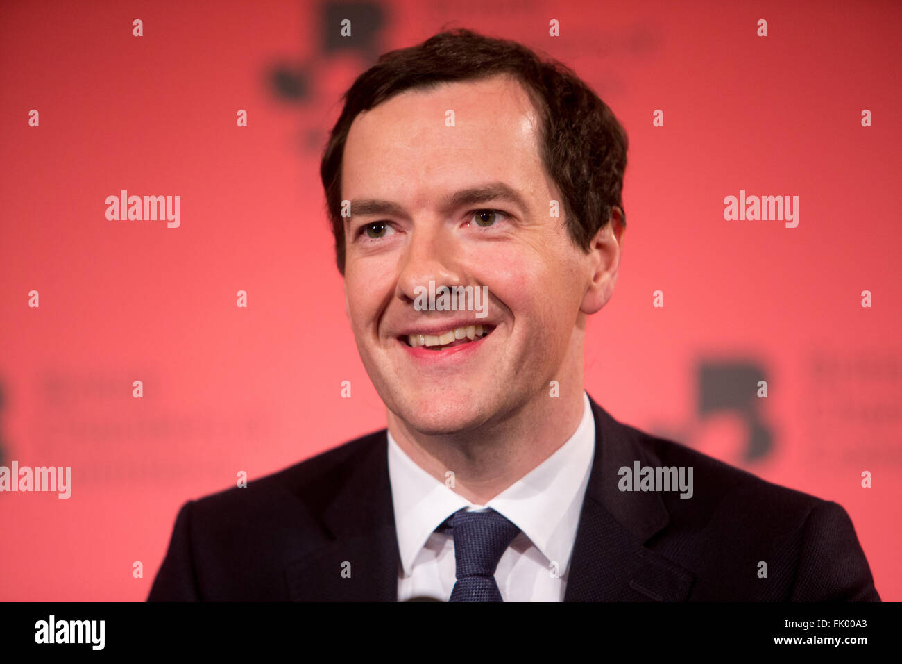 Chancelier de l'Échiquier, George Osborne, prendre la parole à la Chambre de Commerce britannique à Londres Banque D'Images