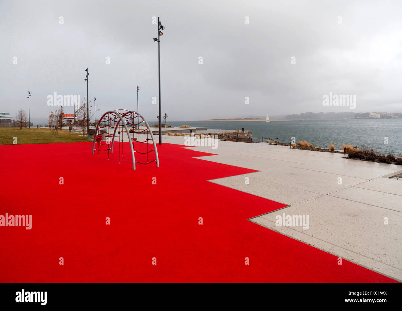Aire de jeux devant martirime baie de Santander, en Cantabrie, Espagne. Banque D'Images