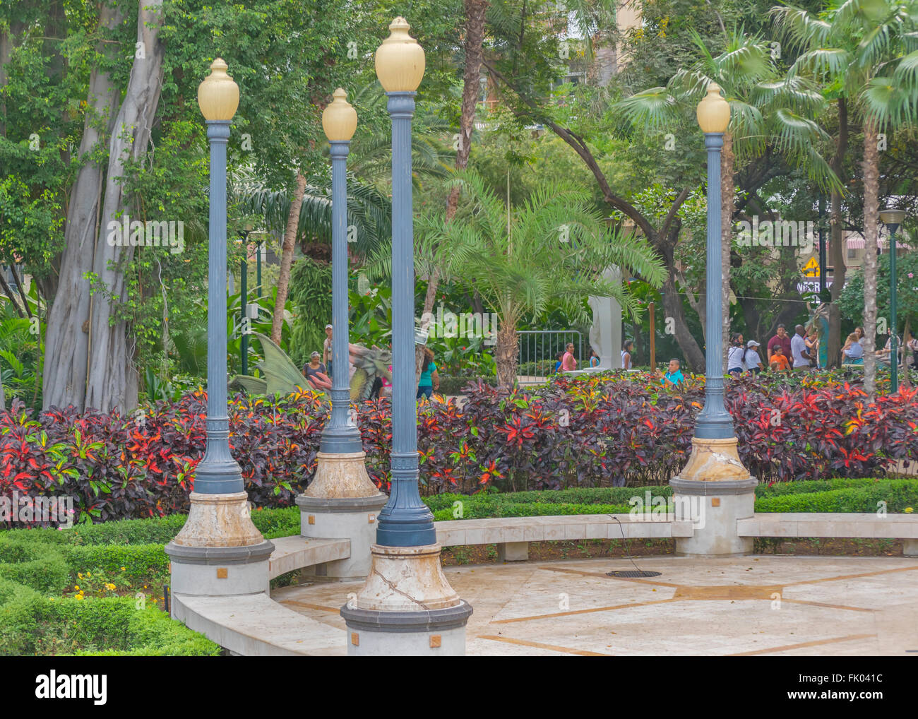 GUAYAQUIL, EQUATEUR - Octobre - 2015 - scène urbaine de petite place dans le célèbre Malecon 2000 situé dans la ville de Guayaquil dans Banque D'Images