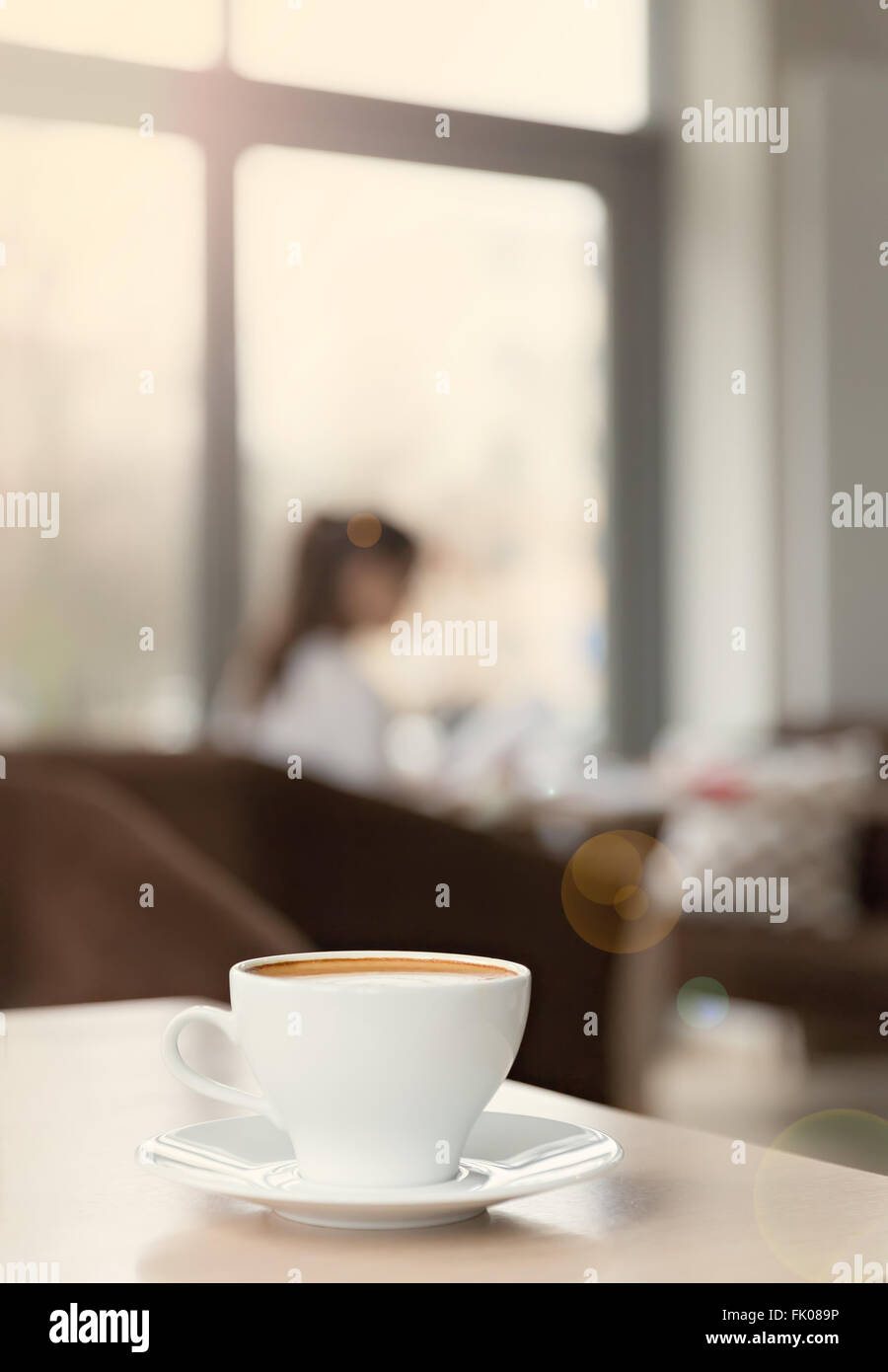 Tasse de café délicieux sur la table Banque D'Images