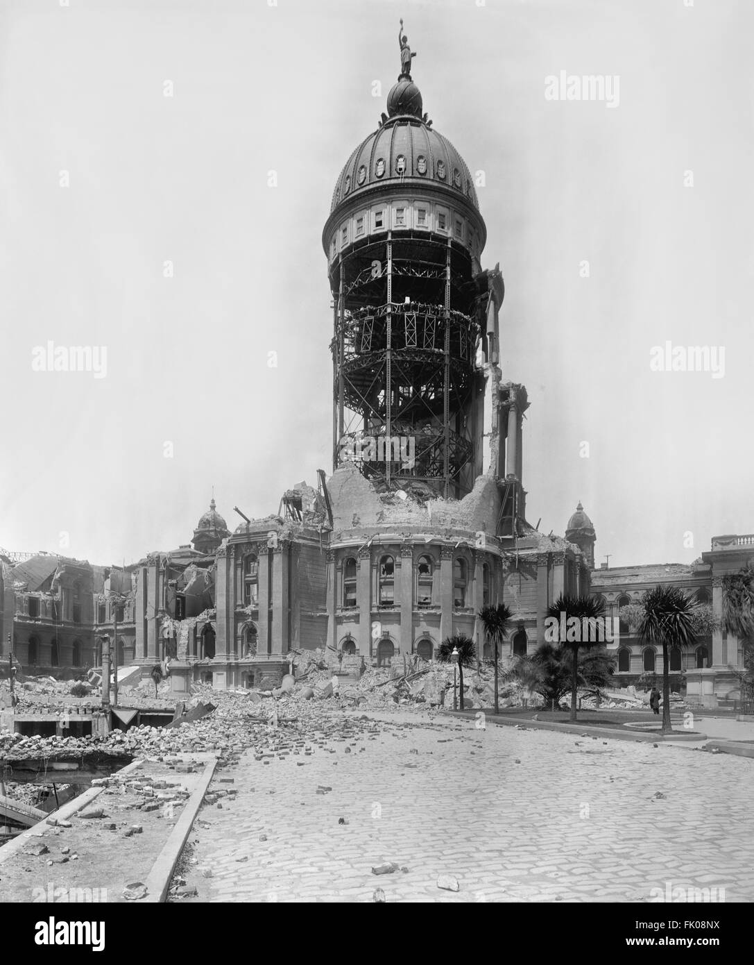 Tour de l'Hôtel de Ville après le tremblement de terre, San Francisco, Californie, USA, vers 1906 Banque D'Images