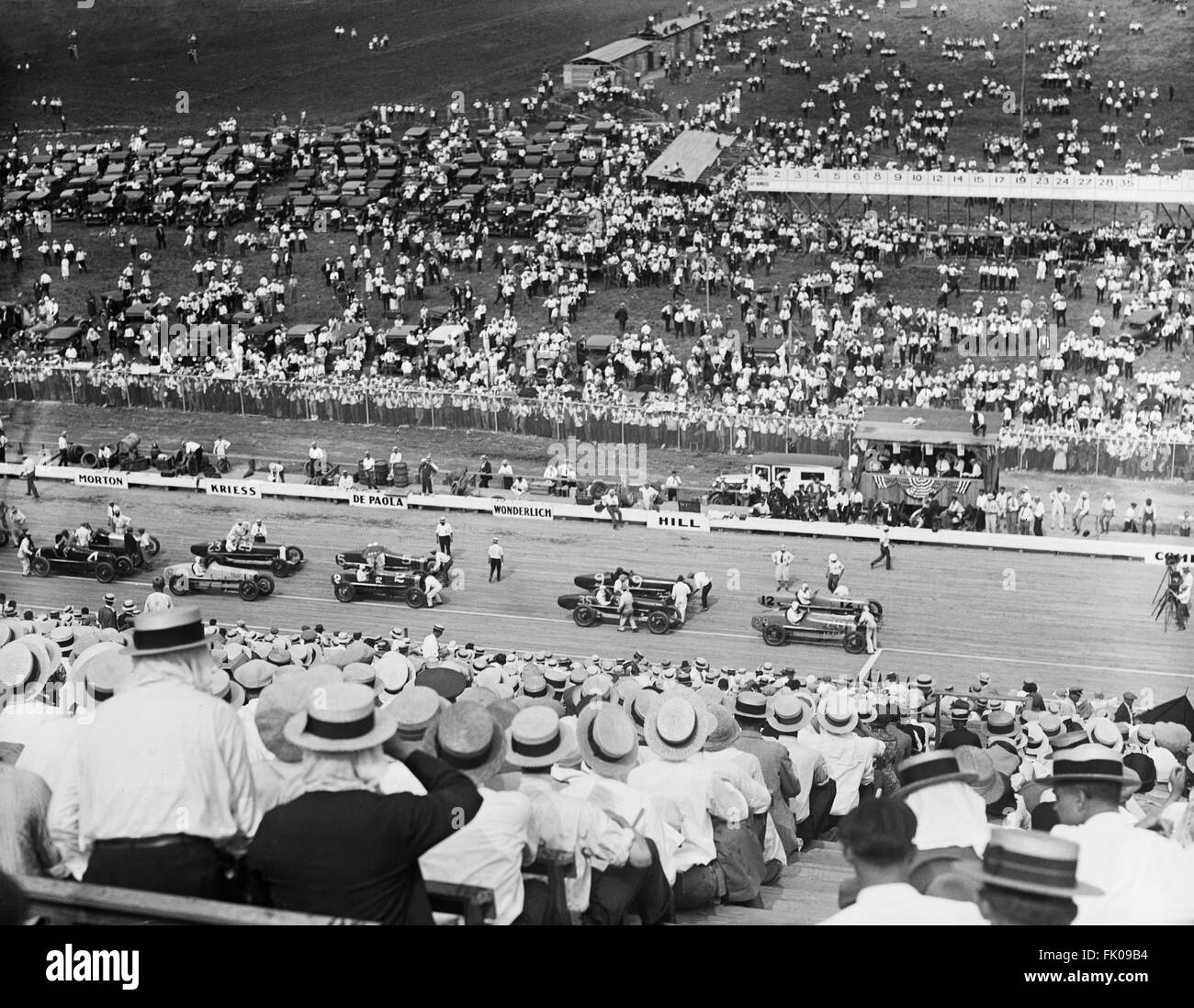 Race Cars on Race Track, États-Unis, Harris & Ewing, 1925 Banque D'Images