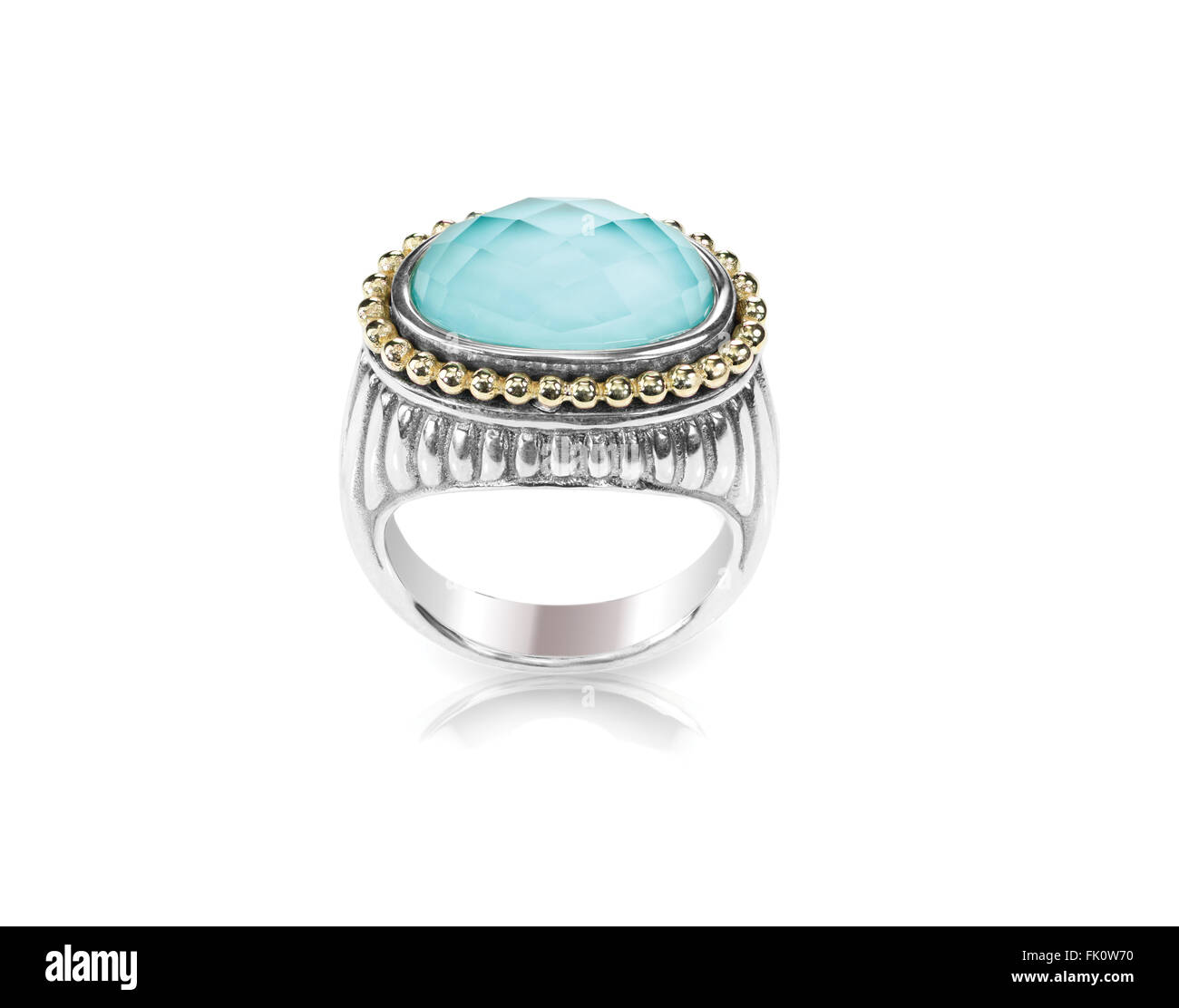 Bague argent Turquoise fashion cut coussin isolated on white Banque D'Images