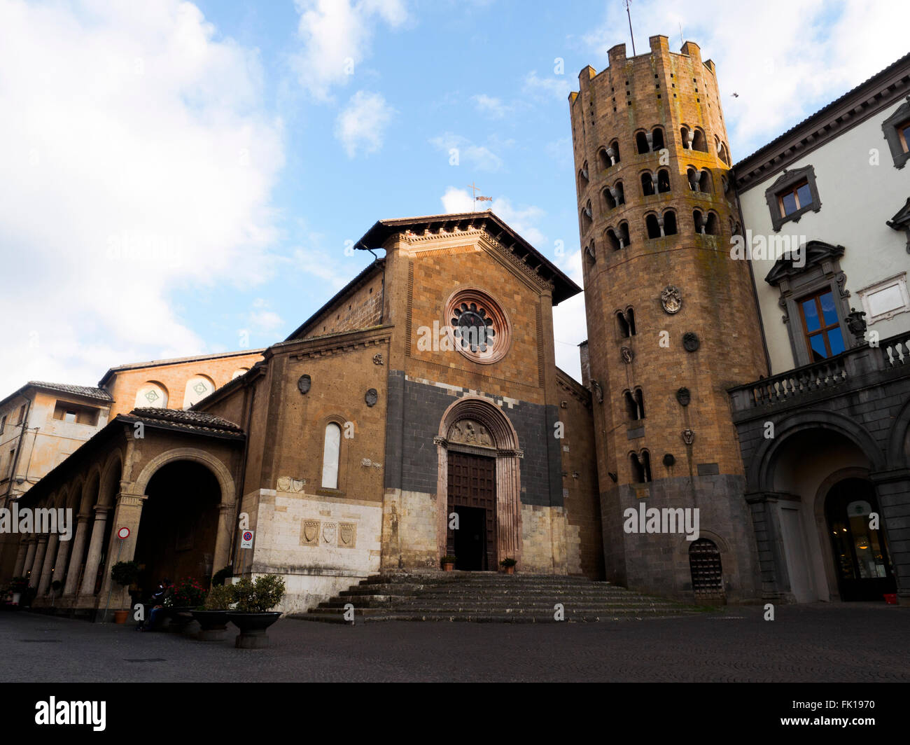 Église de Sant' Andrea sur la Piazza della Repubblica - Orvieto, Italie Banque D'Images