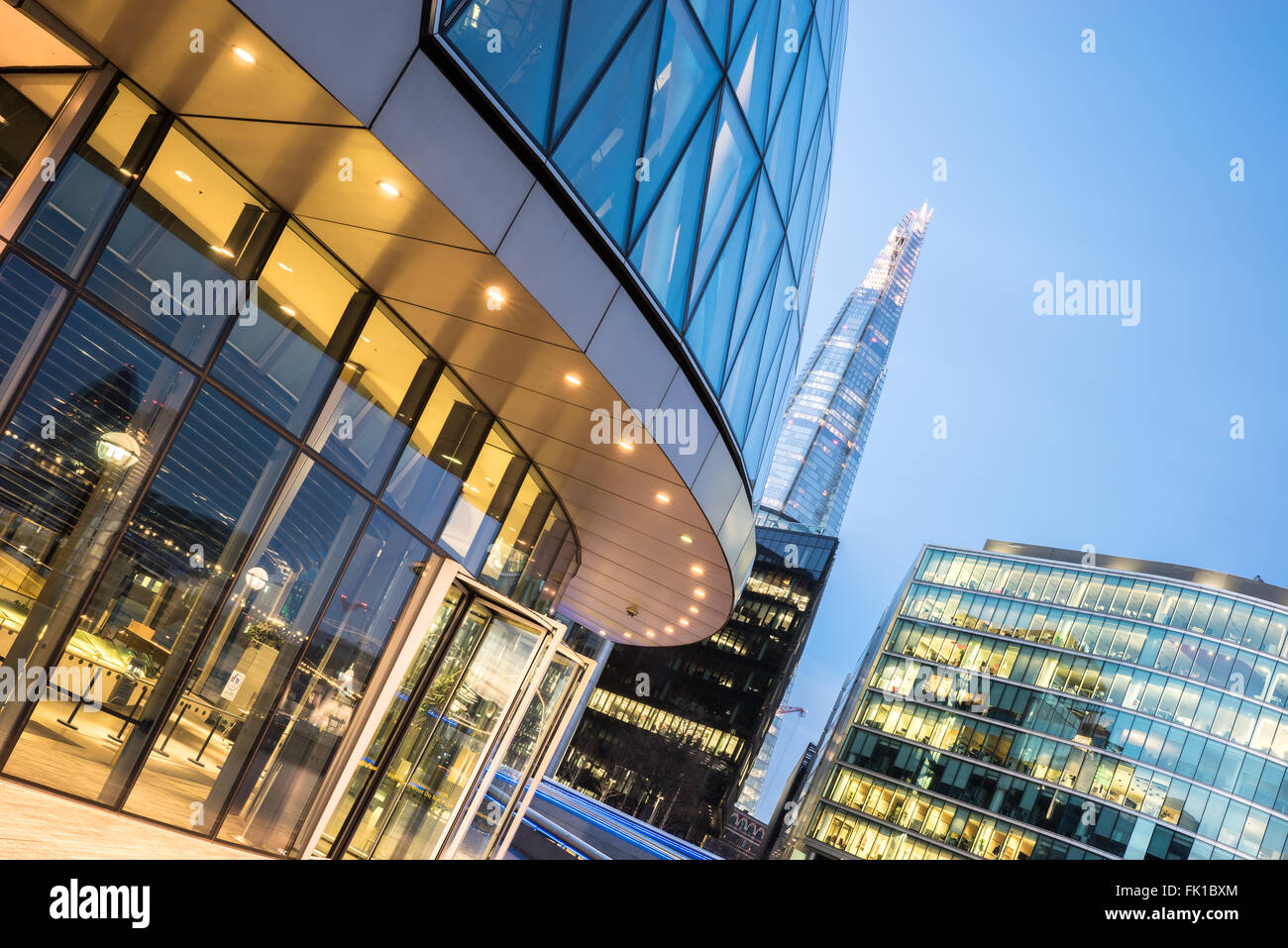 La ville de Londres par la Tamise Banque D'Images