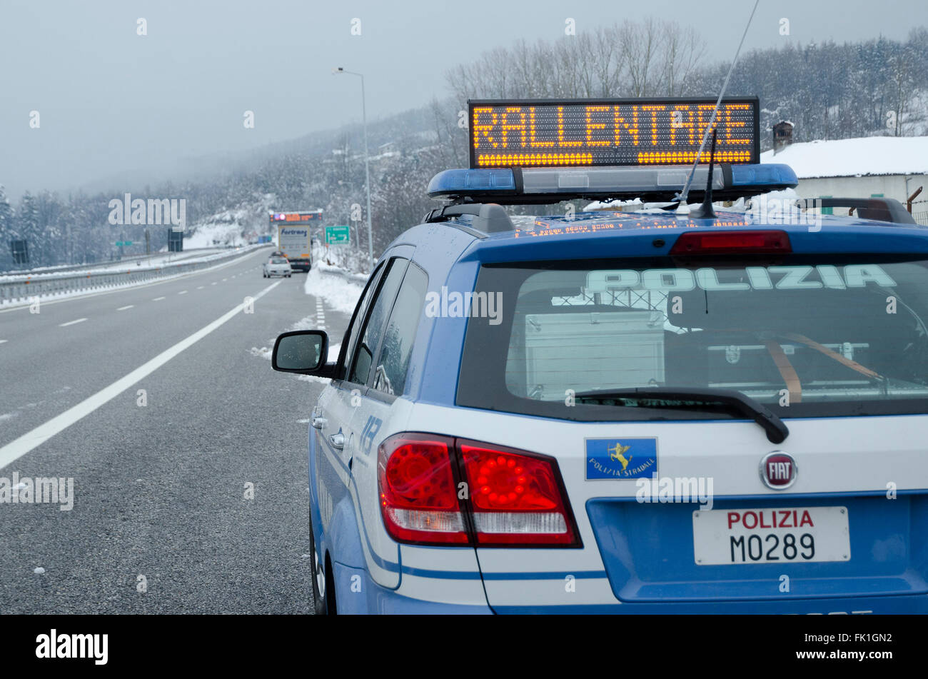 A6 Torino-Savona, Italie. 5 mars, 2016. Pour Italy-Roadblock la neige sur l'autoroute A6 Torino-Savona Crédit : Stefano Guidi/Alamy Live News Banque D'Images
