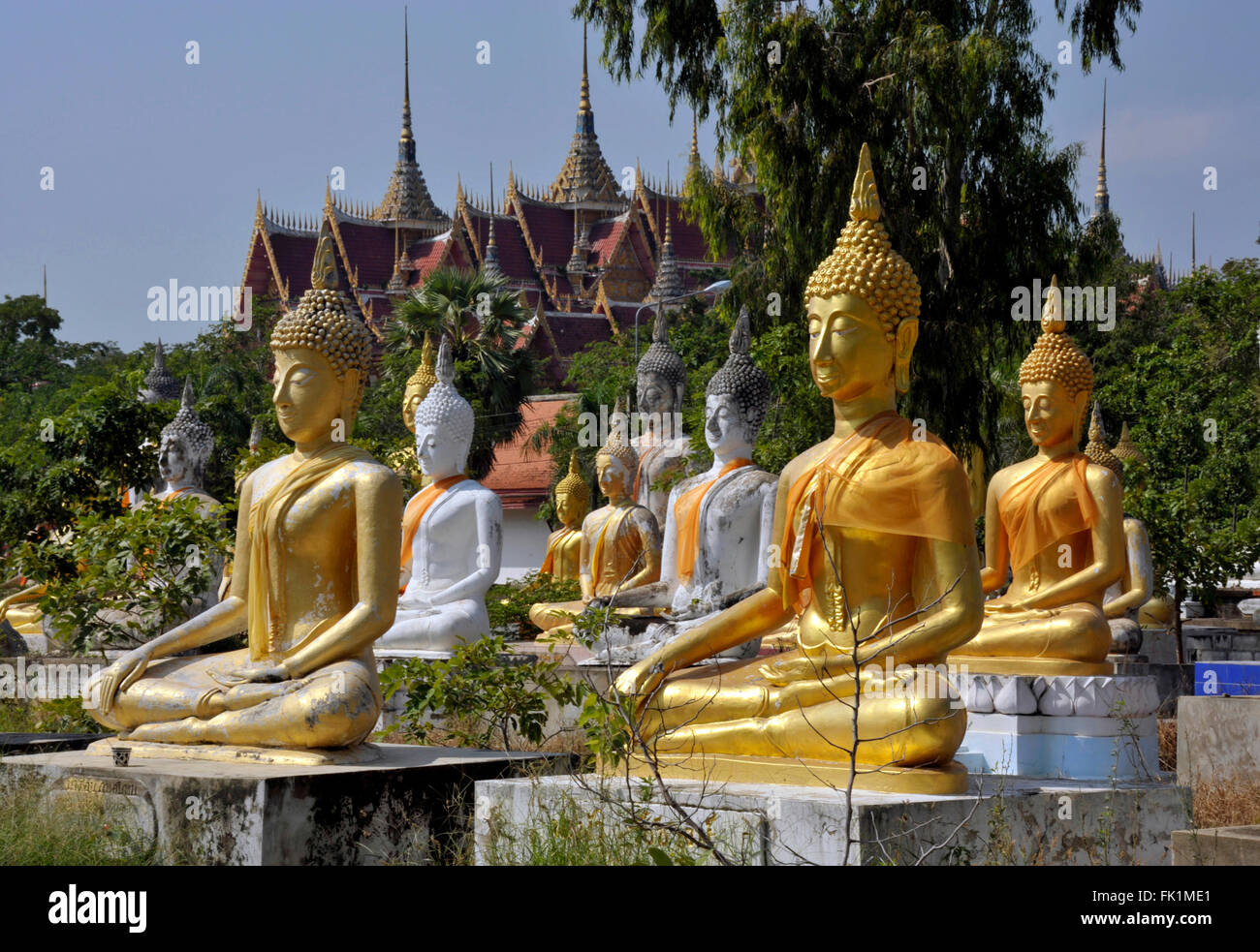 Domaine de statues de Bouddha du Wat Phai Rong Wua, Suphanburi, Thaïlande. Banque D'Images