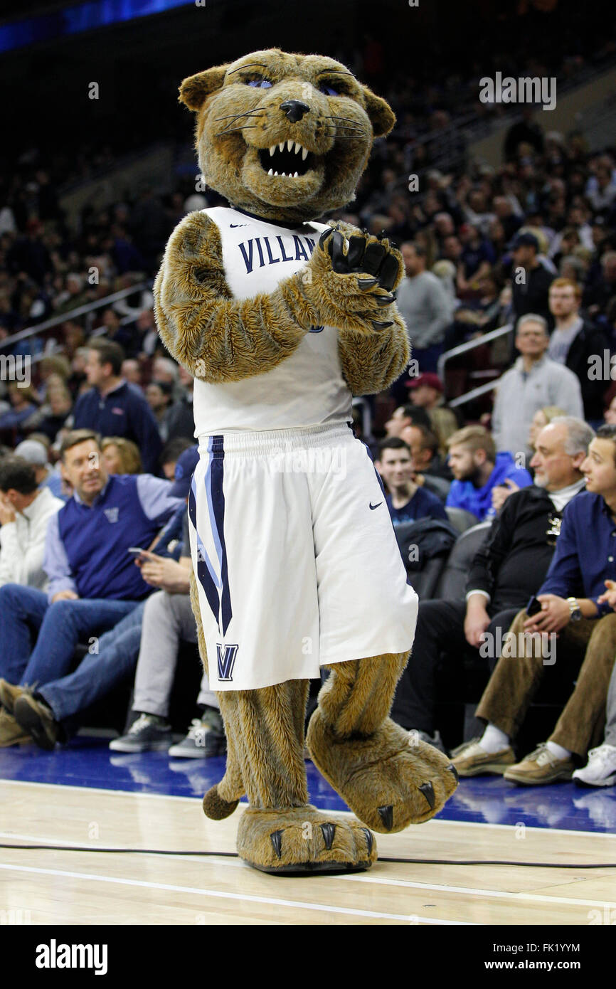 Philadelphie, Pennsylvanie, USA. 5e Mar, 2016. Villanova Wildcats mascot s D. Cat au cours de la réaction entre le jeu de basket-ball de NCAA Georgetown Hoyas et les Wildcats de Villanova au Wells Fargo Center de Philadelphie, Pennsylvanie. Les Wildcats de Villanova a gagné 84-71. Christopher Szagola/CSM/Alamy Live News Banque D'Images