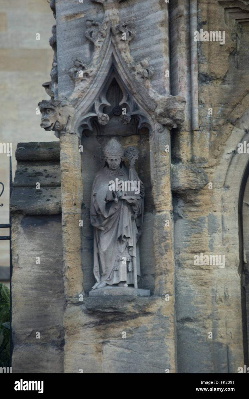 Statues de Magdalen College, Oxford gate Banque D'Images