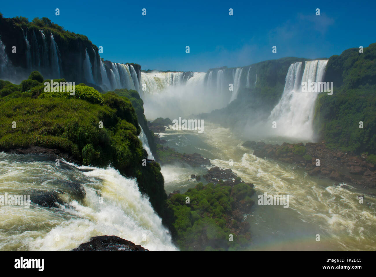 Le magnifique Garganta del Diablo à l'Iguazu, l'une des sept merveilles naturelles du monde Banque D'Images