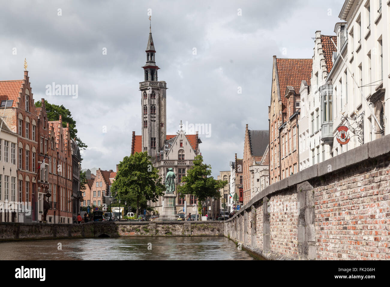 Jan Van Eickplein église dans Bruges, Belgique Banque D'Images