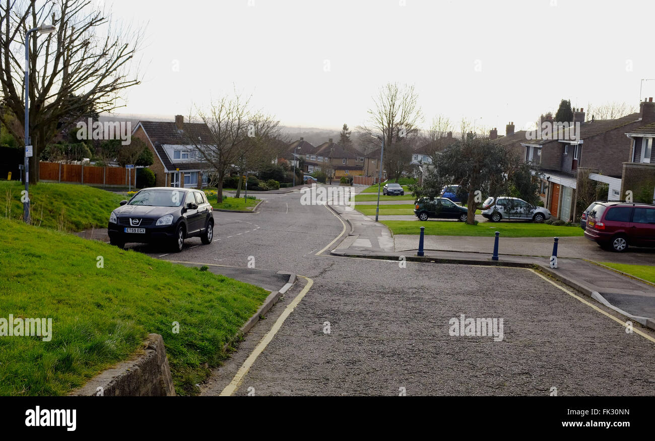Billericay Essex UK - typique de la banlieue street à Billericay Banque D'Images
