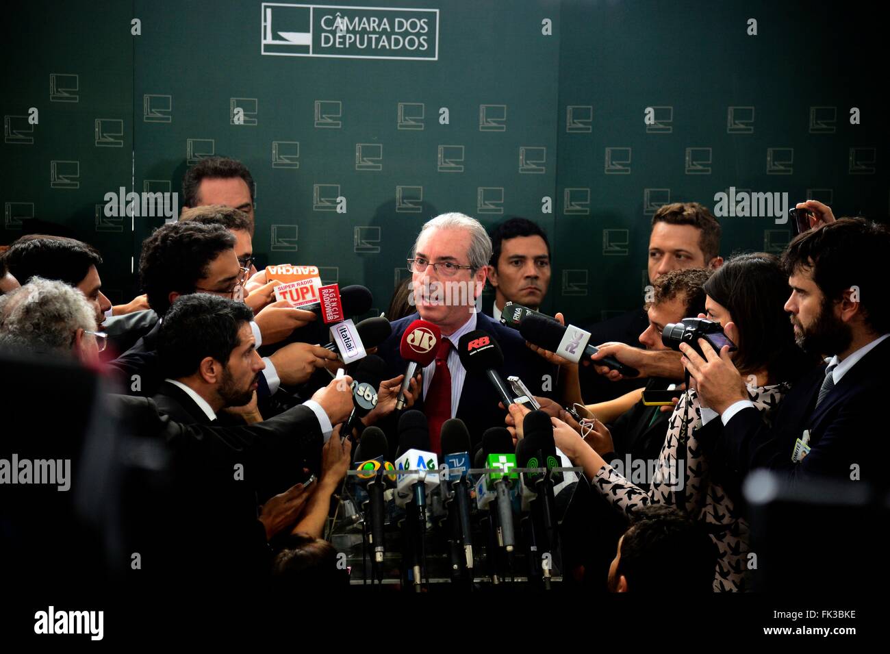 Brésil Le président de la Chambre Eduardo Cunha lors d'une conférence de presse Le 1 septembre 2015, à Brasilia, au Brésil. Cunha est l'objet d'une enquête pour corruption et secret des comptes bancaires suisses. Banque D'Images