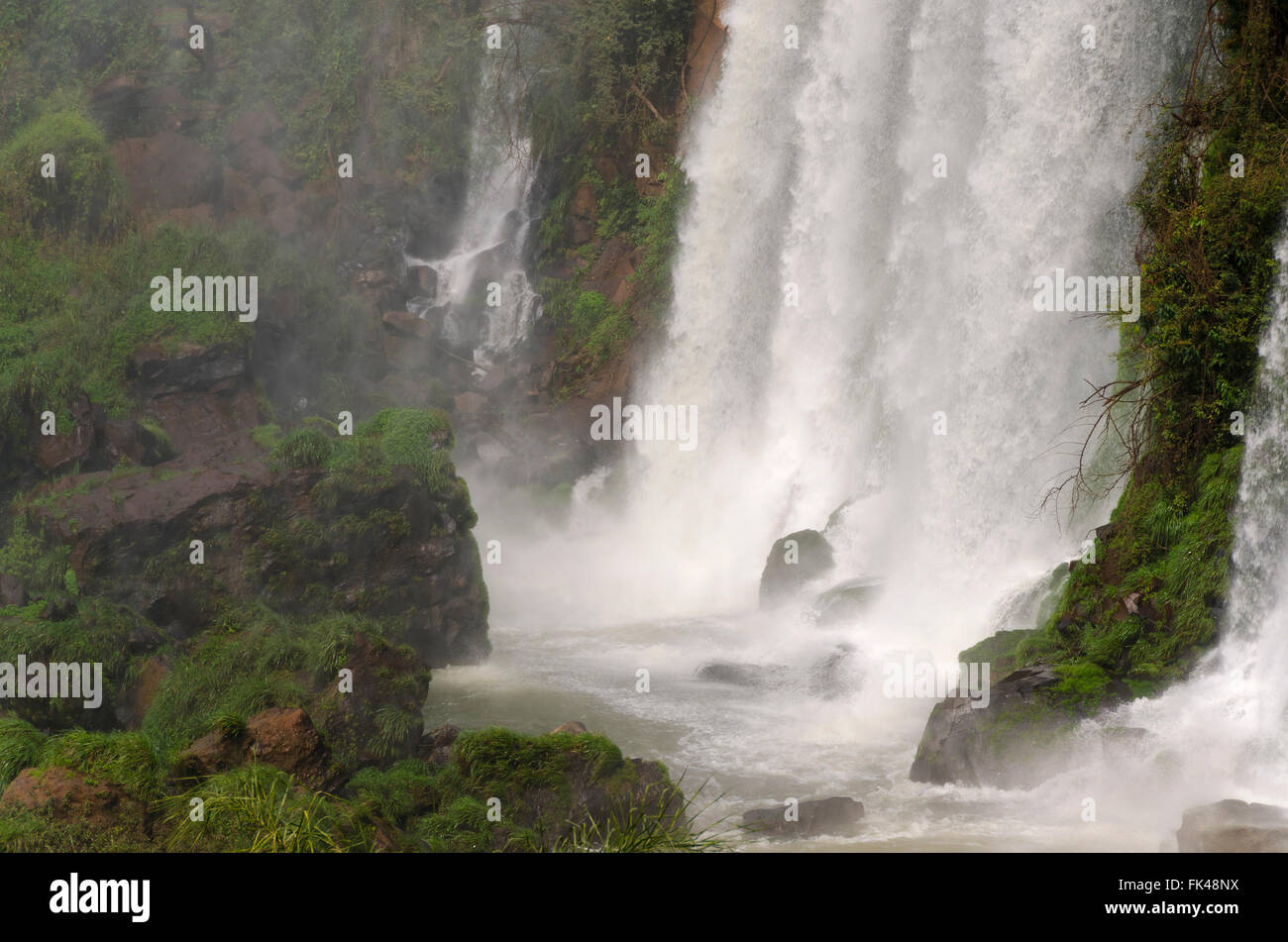Cascade Iguacu Falls au Brésil et l'Argentine Banque D'Images