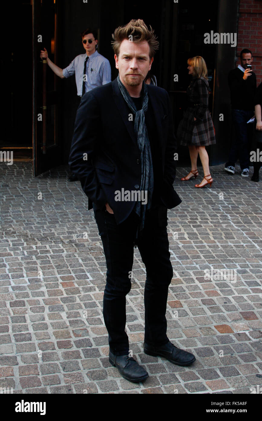Ewan McGregor assiste à la Nouvelle York 'Beginners' au Tribeca Grand Hotel le 24 mai 2011 à New York. Banque D'Images