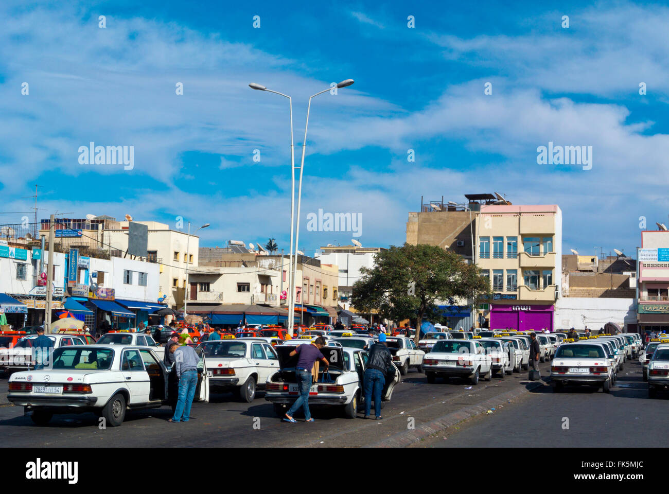 Grand taxi, Agadir, Souss, Maroc, Afrique du Nord Banque D'Images