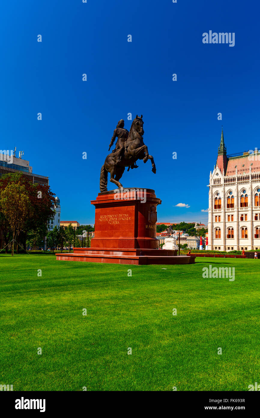 Rakoczi statue en place du parlement de Budapest Banque D'Images