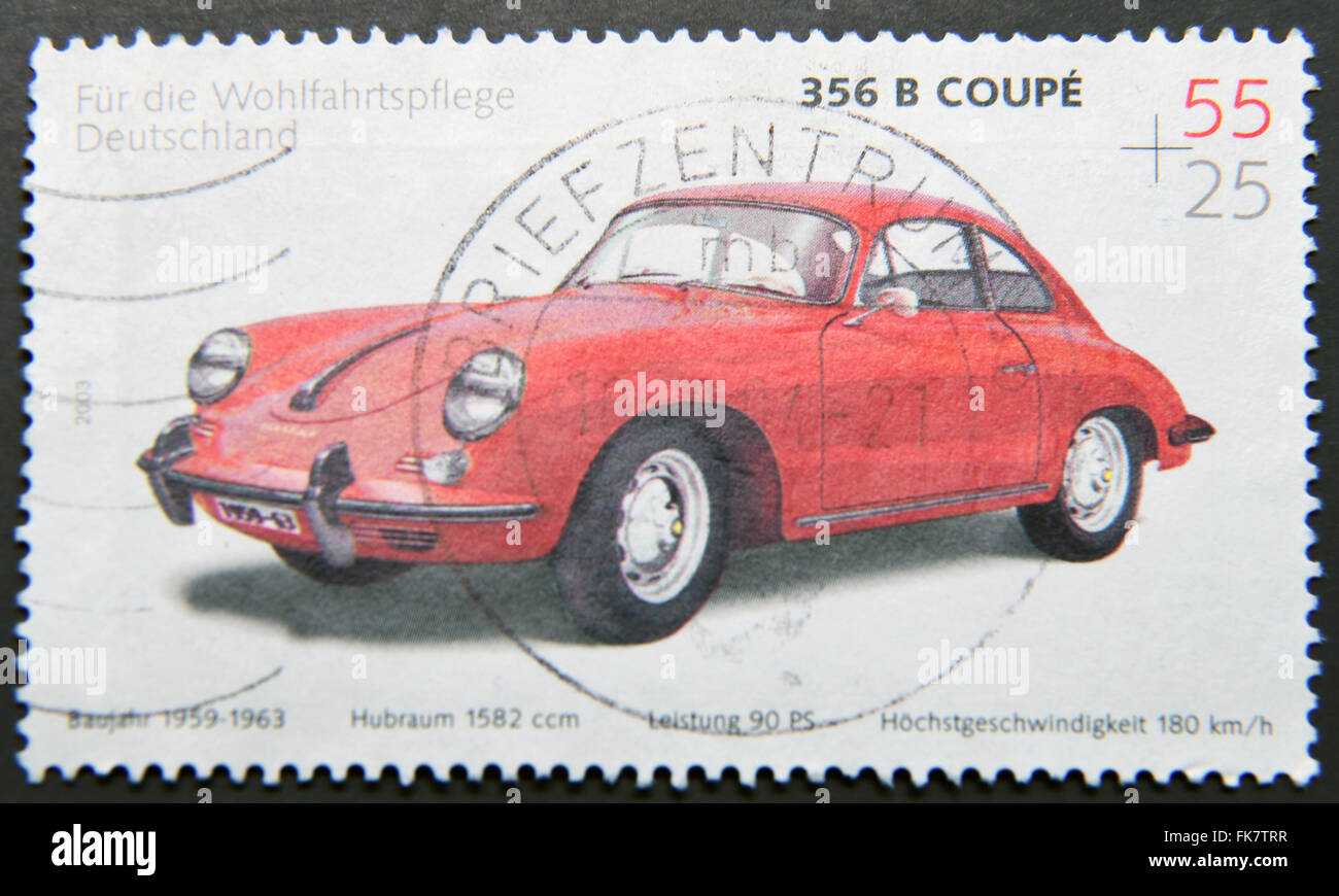 Allemagne - circa 2003 : timbre imprimé en Allemagne présente une Porsche 356 b coupé, vers 2003 Banque D'Images