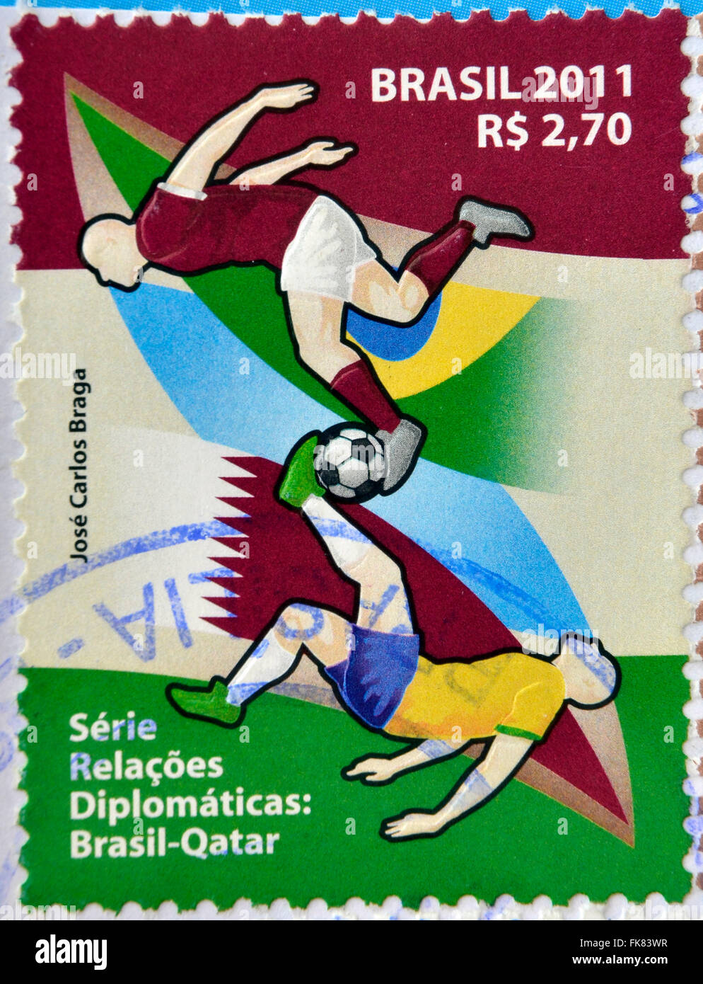 Brésil - circa 2011 : timbre imprimé au Brésil dédié aux relations diplomatiques entre le Brésil et le Qatar, spectacles football, circa Banque D'Images