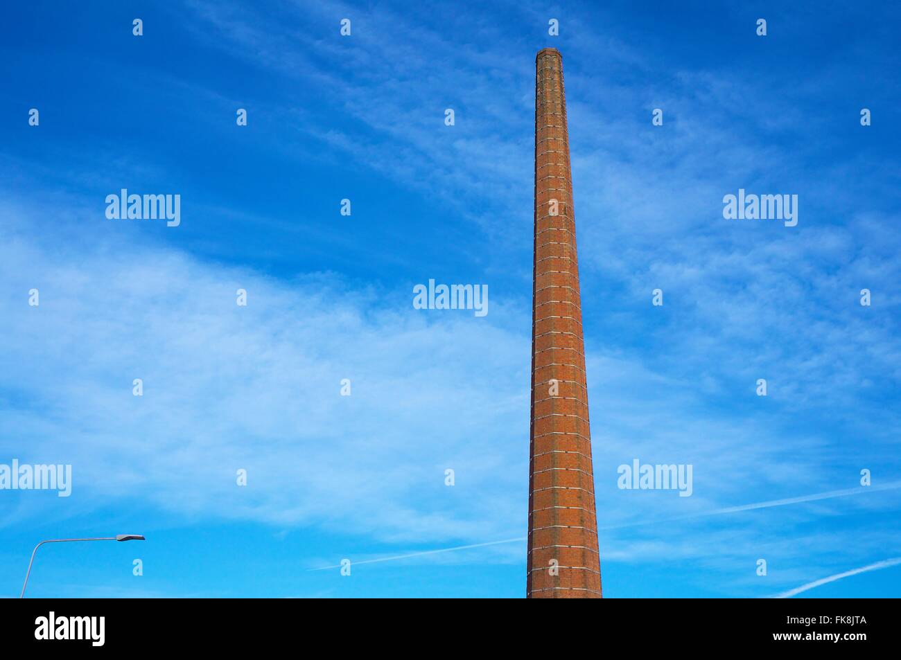 La cheminée de Dixon. 290 pieds de hauteur de cheminée ancienne usine textile. Shaddon Mill, Junction Street, Carlisle, Cumbria, England, UK. Banque D'Images