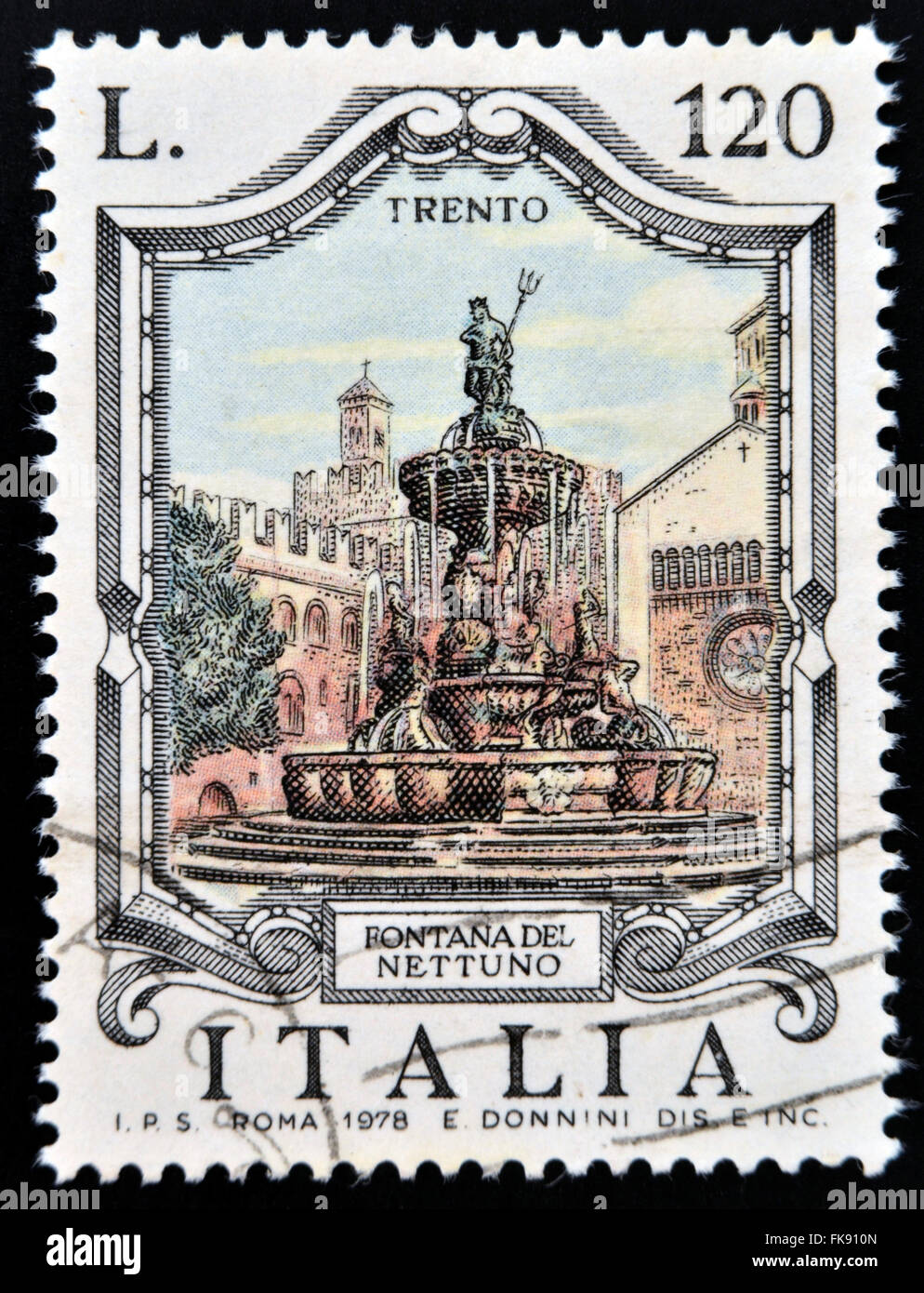 Italie - circa 1978 : timbre imprimé en Italie montre Fontaine de Neptune, Trento, Italie, vers 1978 Banque D'Images