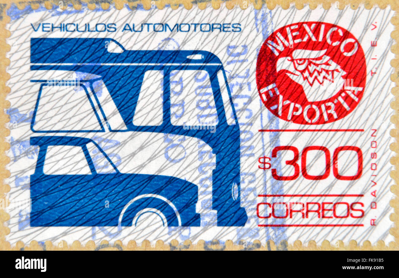 Mexique - circa 1988 : timbre imprimé au Mexique montre véhicule à moteur, d'exportation du Mexique, circa 1988 Banque D'Images