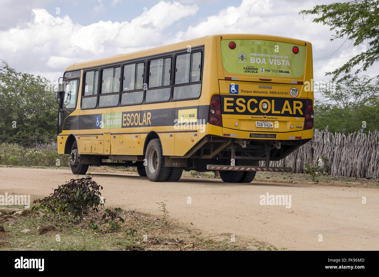 Bus de l'école dans les zones rurales Banque D'Images