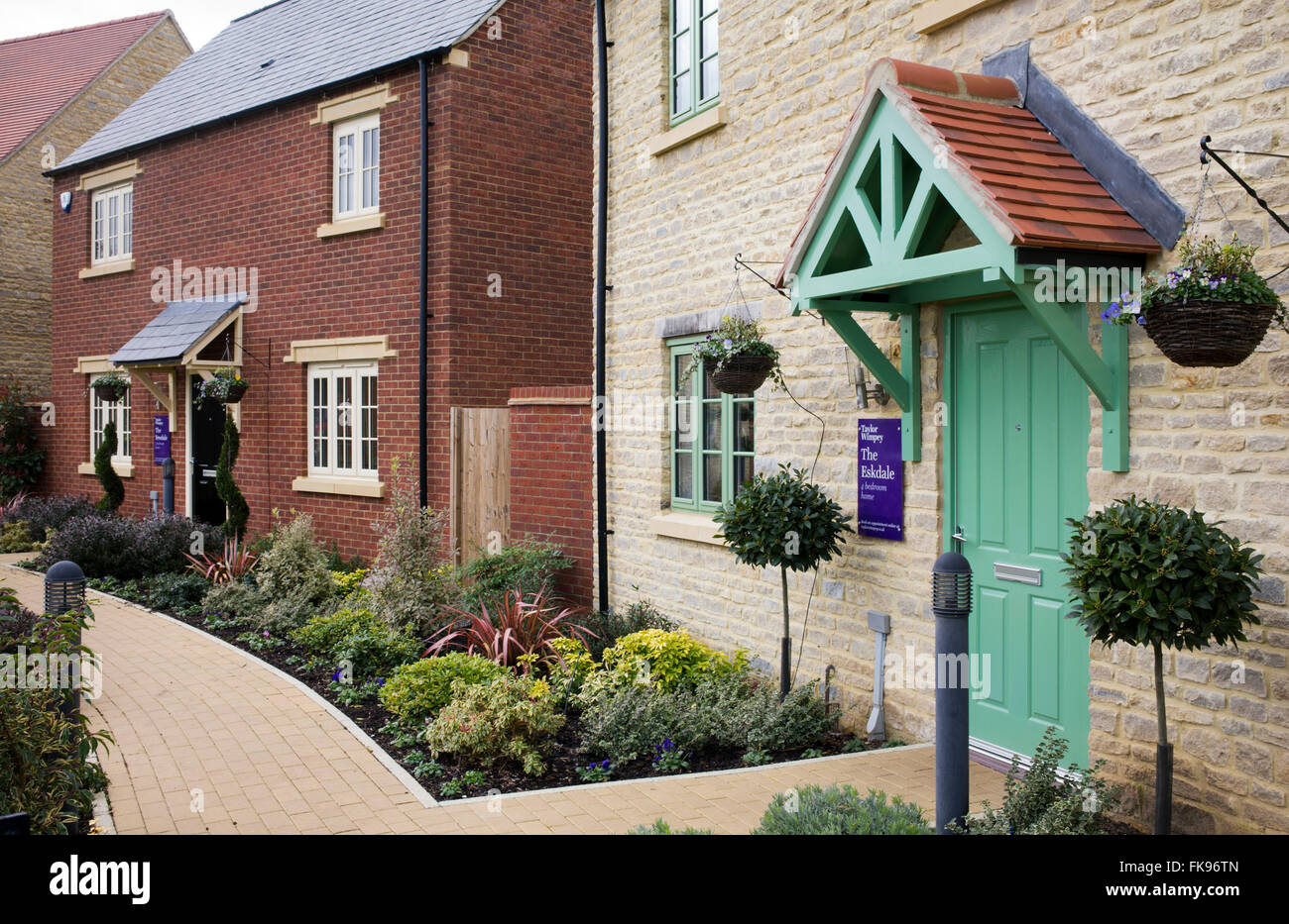 Voir les maisons sur un site de construction de logements à Brackley, Northamptonshire, Angleterre Banque D'Images