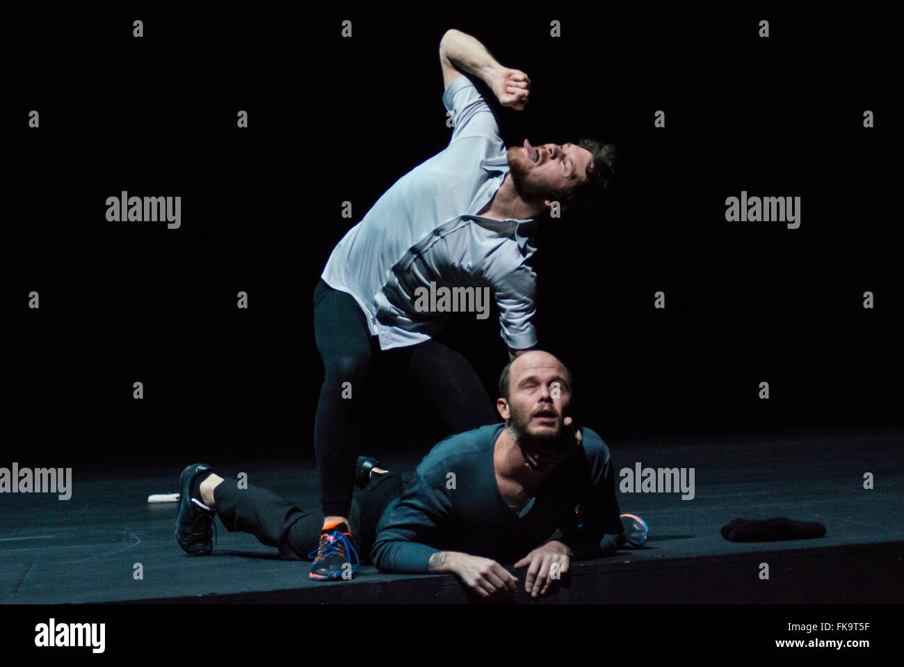 Sadler's Wells Theatre, Londres, Royaume-Uni. 7 mars, 2016. Performance des heures d'or par Rosas. Credit : Chantal Guevara/Alamy Live News Banque D'Images