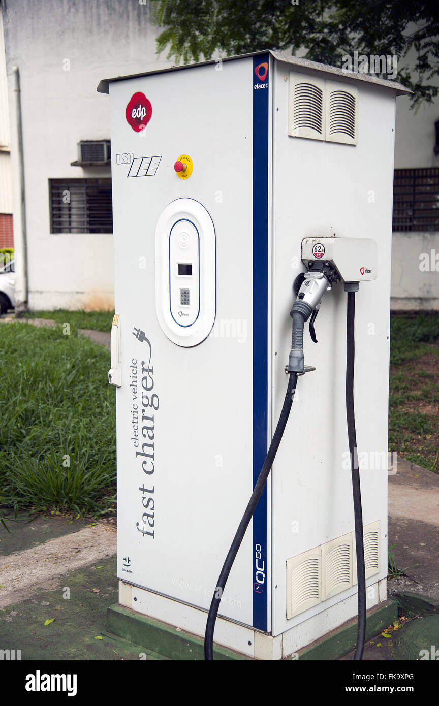 Point de recharge pour voiture électrique fourniture Banque D'Images