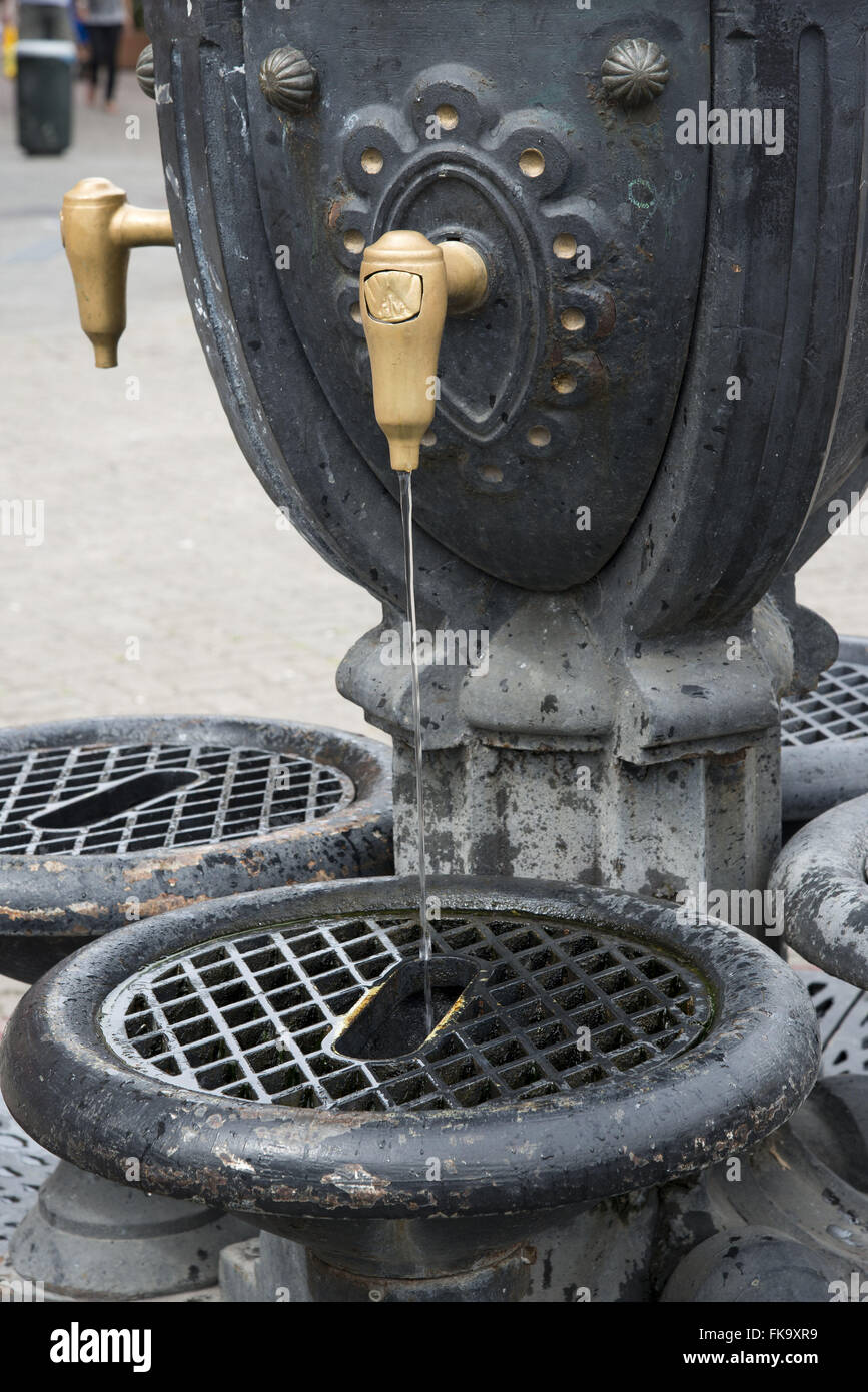 Le bronze à l'approvisionnement en eau potable dans la région de Ciudad Vieja Banque D'Images