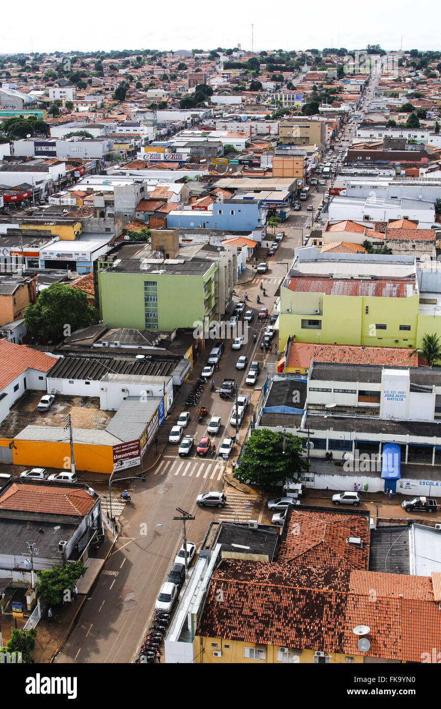 Vue du haut de la rue dans un quartier résidentiel dans le centre-ville Banque D'Images