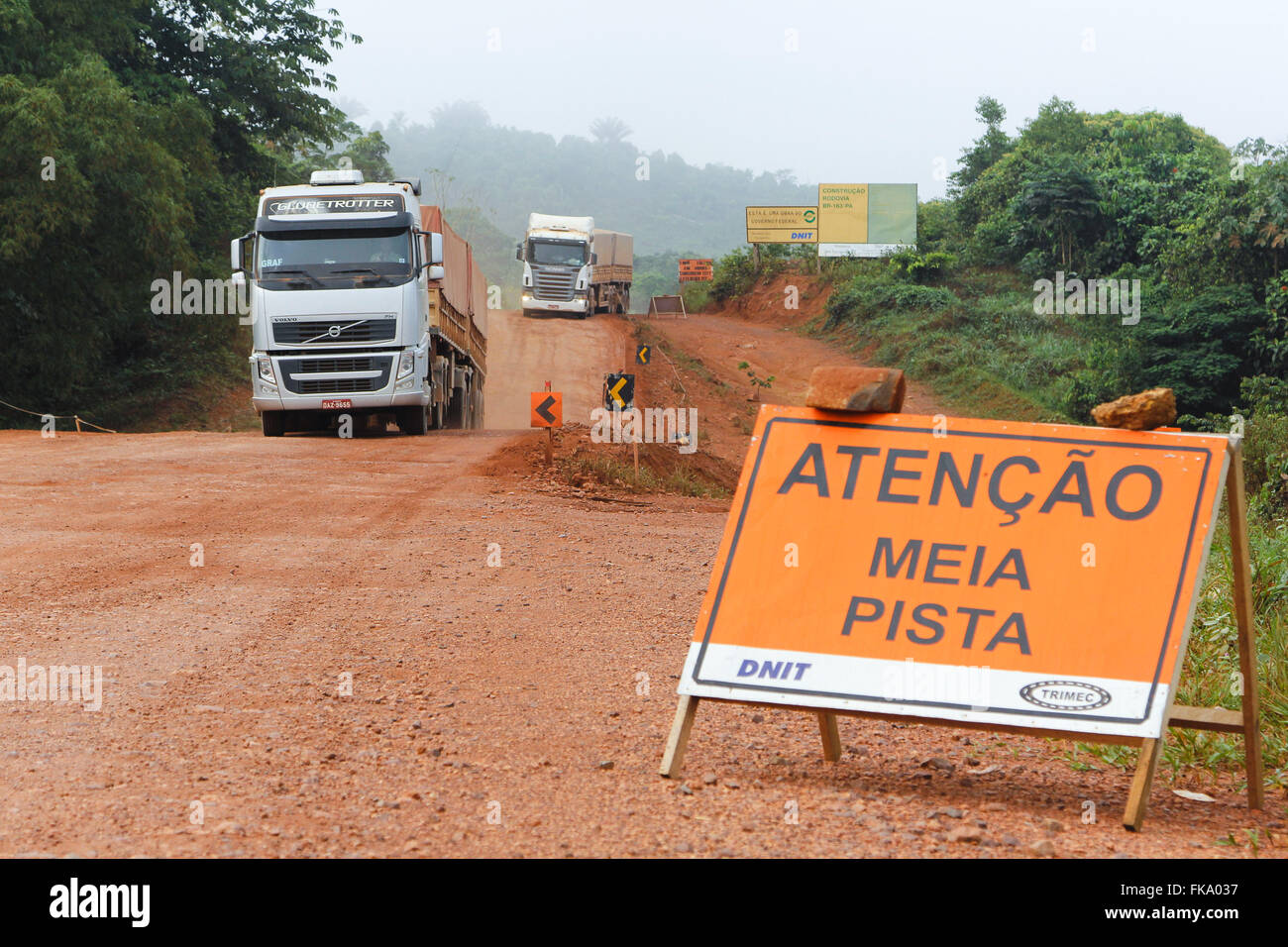 Sélection des signaux sur l'autoroute BR-163 Santarem Cuiaba Banque D'Images