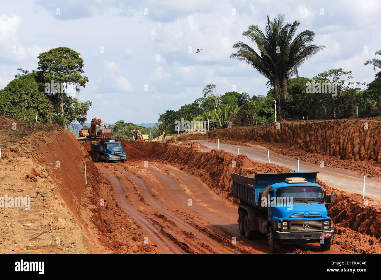 La construction de l'autoroute BR 163 Cuiaba-Santarem Banque D'Images