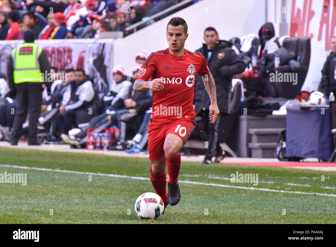 Harrison, New Jersey, USA. Mar 6, 2016. Sebastian Giovinco a (Toronto) : Football/soccer match de Major League Soccer entre New York Red Bulls 0-2 Toronto FC au Red Bull Arena à Harrison, New Jersey, United States . © Hiroaki Yamaguchi/AFLO/Alamy Live News Banque D'Images