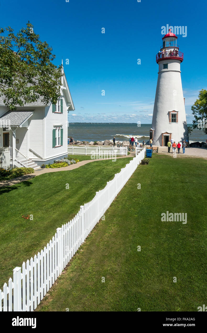 1822 Historique Marblehead Lighthouse à Marblehead sur la péninsule de Laplace sur le lac Érié à l'Ohio. Banque D'Images