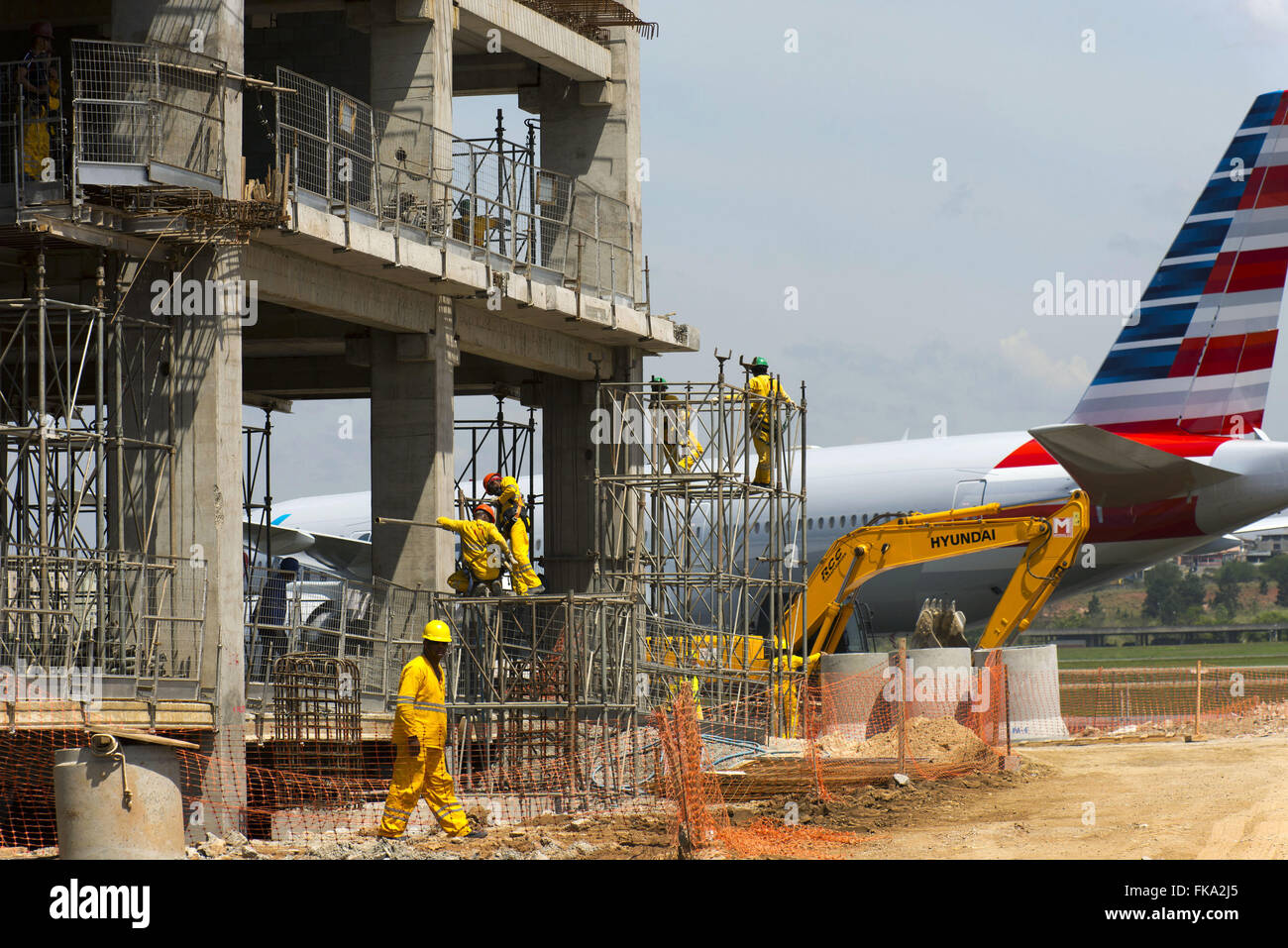 Coopératives dans les travaux de l'agrandissement de l'aéroport international Guarulhos de Sao Paulo / Banque D'Images