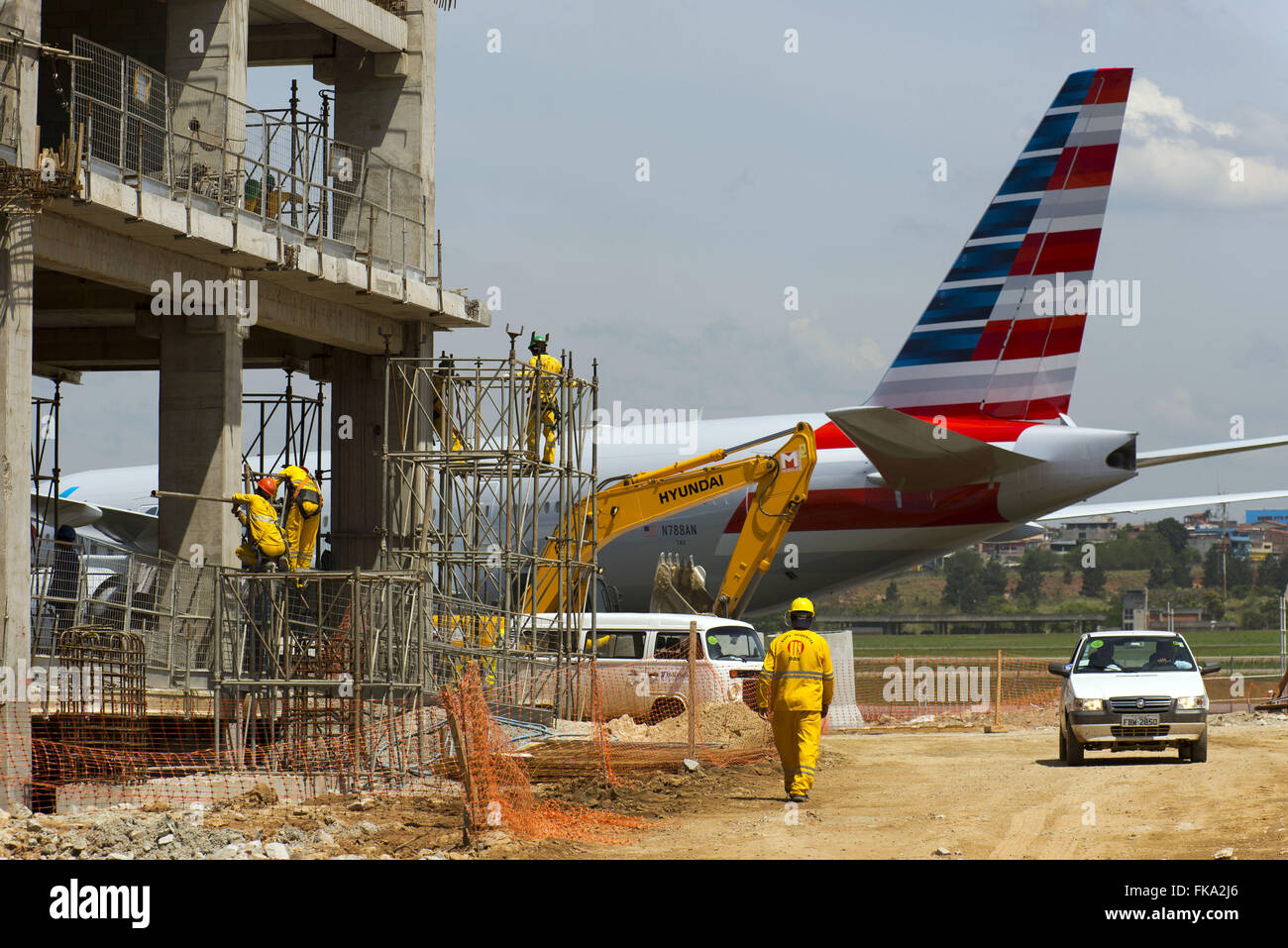 Coopératives dans les travaux de l'agrandissement de l'aéroport international Guarulhos de Sao Paulo / Banque D'Images