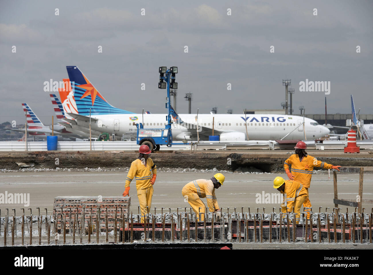 Coopératives dans les travaux de l'agrandissement de l'Aéroport International de Sao Paulo / Guarulhos Banque D'Images