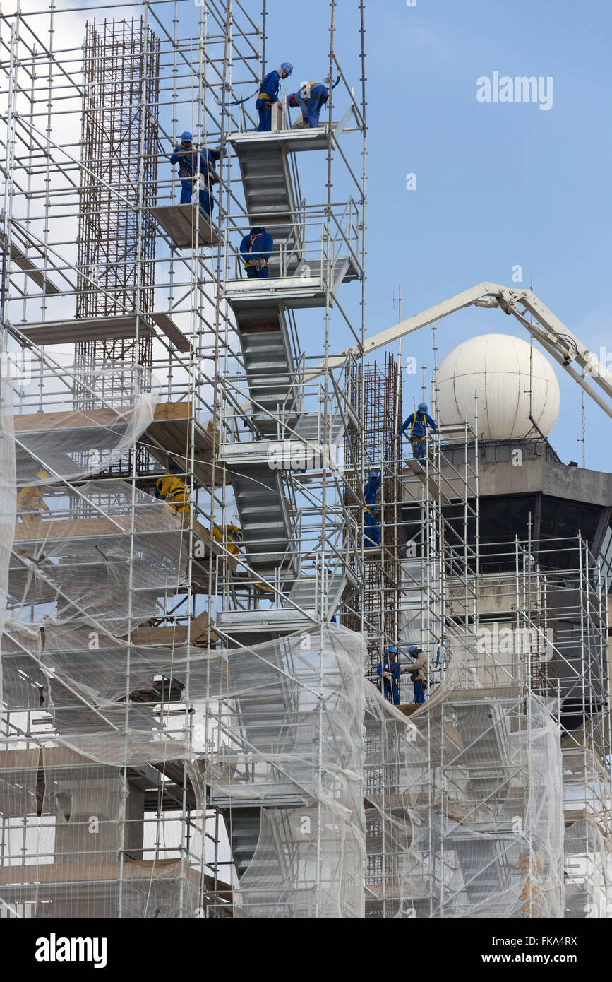 Coopératives dans les travaux de l'agrandissement de l'aéroport international Guarulhos de Sao Paulo / Banque D'Images