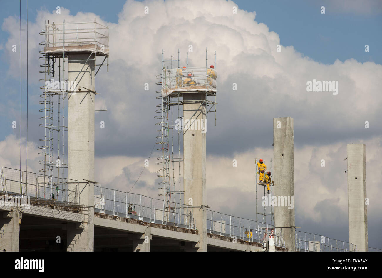 Coopératives dans les travaux de l'agrandissement de l'aéroport international Guarulhos de Sao Paulo / Banque D'Images
