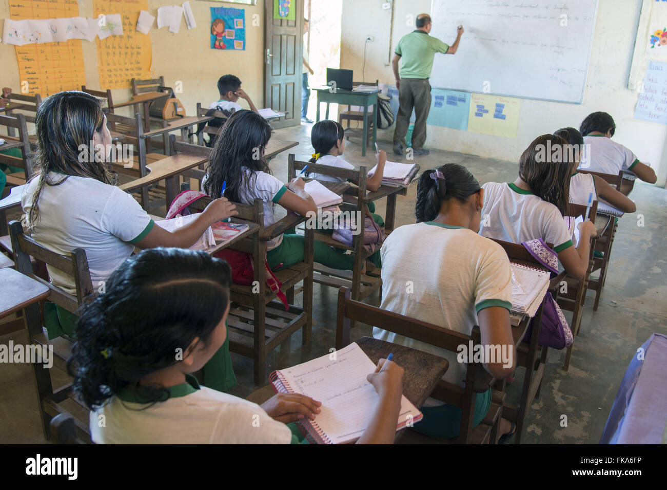 L'école primaire en classe de l'école municipal Notre Dame du Perpétuel Secours Banque D'Images
