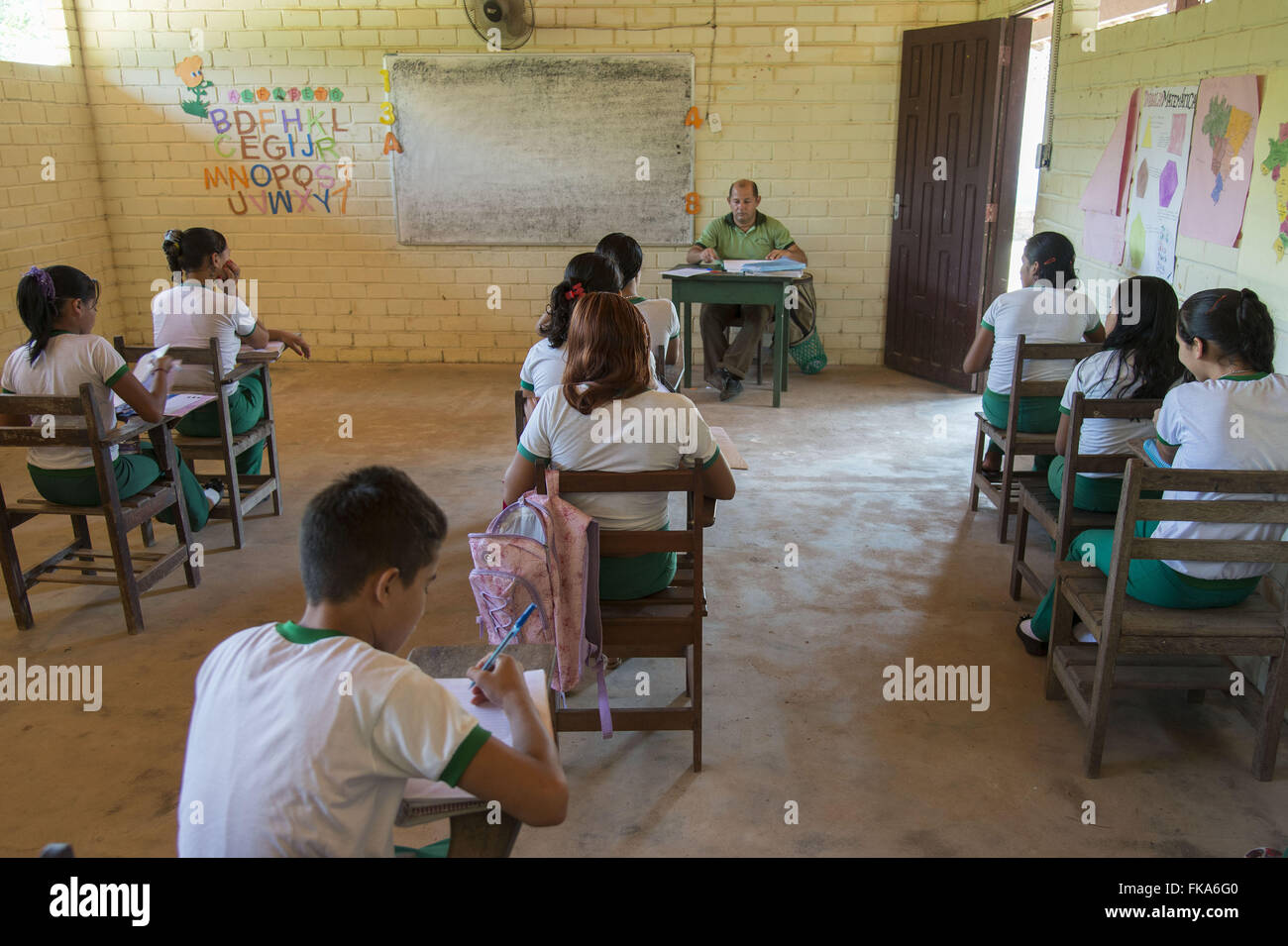 L'école primaire en classe de l'école municipal Notre Dame du Perpétuel Secours Banque D'Images