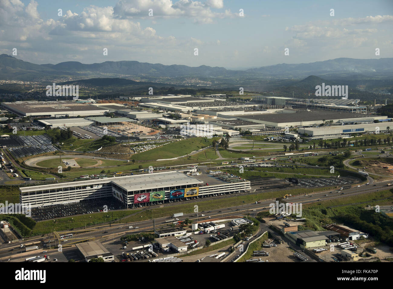Vue aérienne de l'usine automobile Fiat à Fern"o Dias l'autoroute BR-381 Banque D'Images