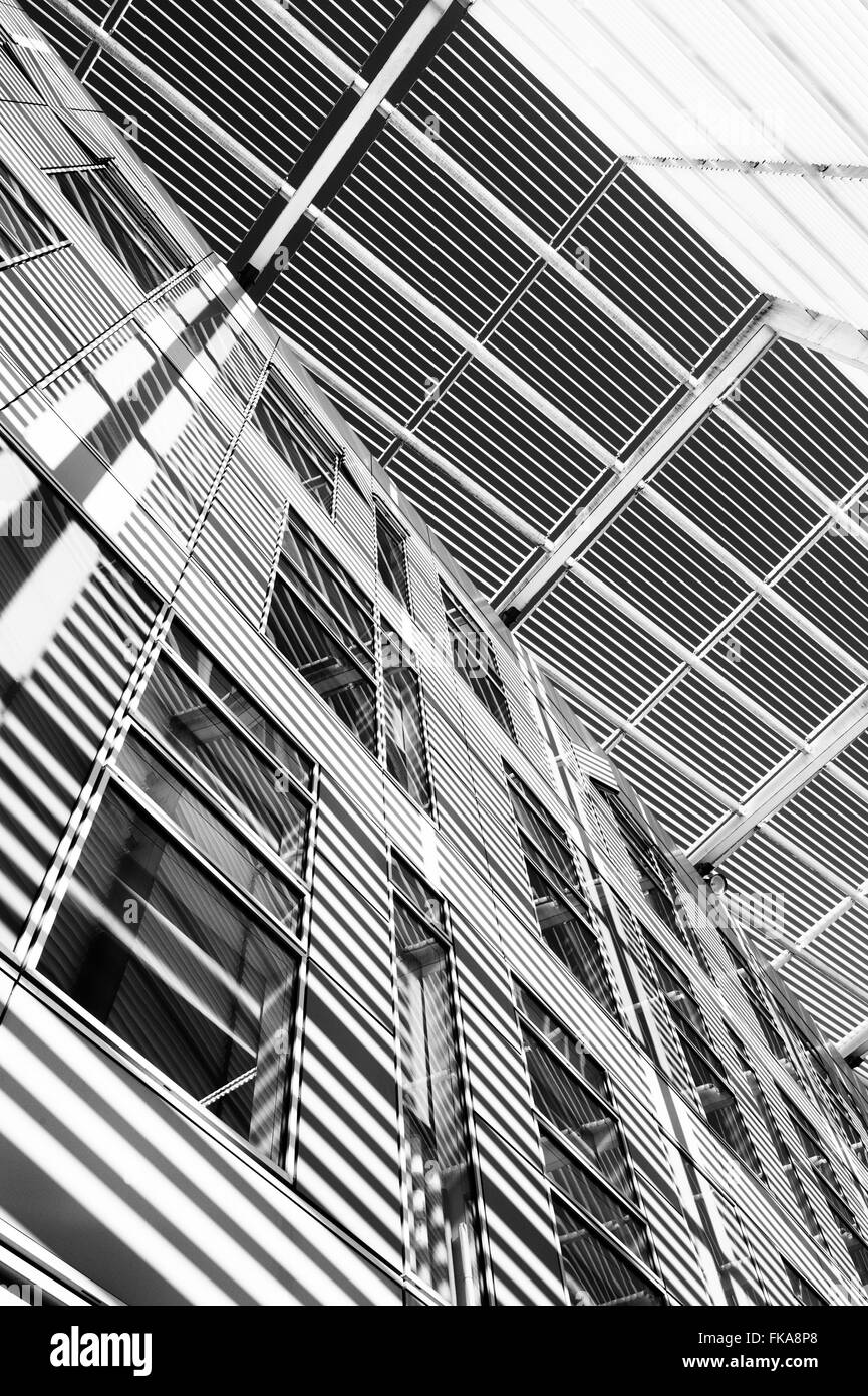 Milton Keynes le Quadrant des capacités résumé. Milton Keynes, Buckinghamshire, Angleterre. Le noir et blanc Banque D'Images